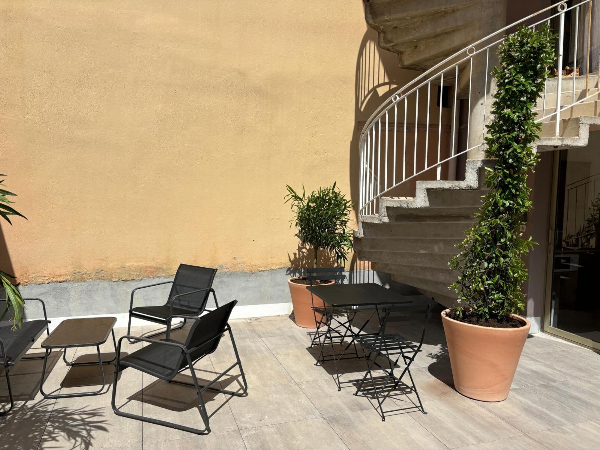 Studio Spacieux Avec Patio En Centre Ville Cavalaire-sur-Mer Bagian luar foto